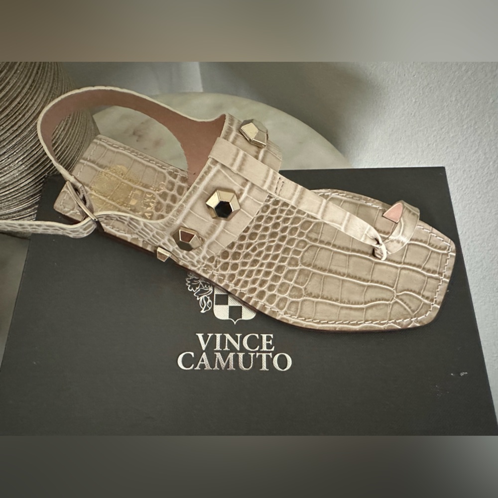 Vince Camuto 8.5 Taupe Summer Croco